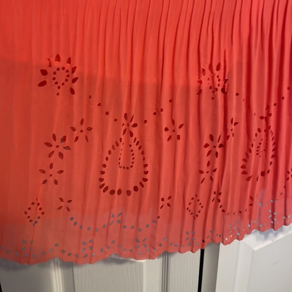Medium Coral pleated maxi skirt - Picture 3 of 9